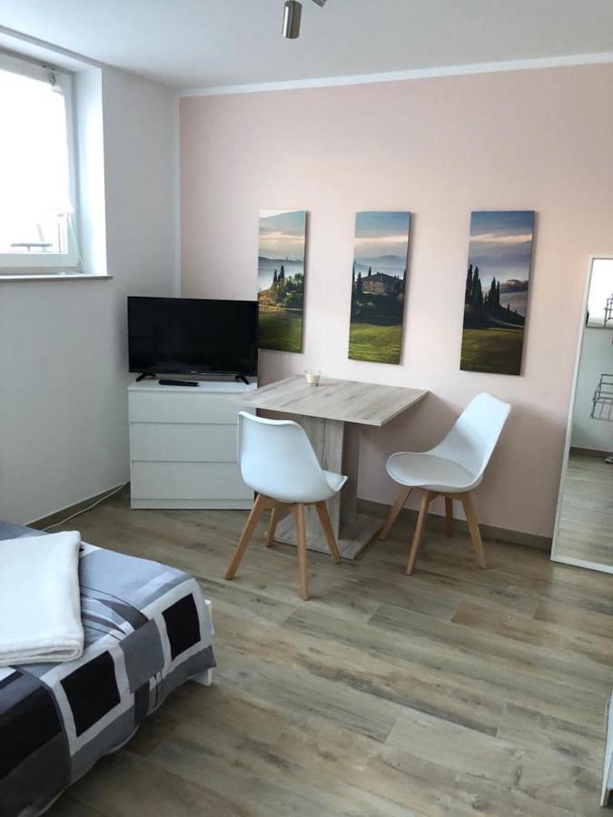 Ferienwohnungen Lamisto Am Waldesrand Neckartenzlingen Buitenkant foto